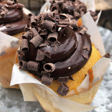 Load image into Gallery viewer, Assorted Cupcakes